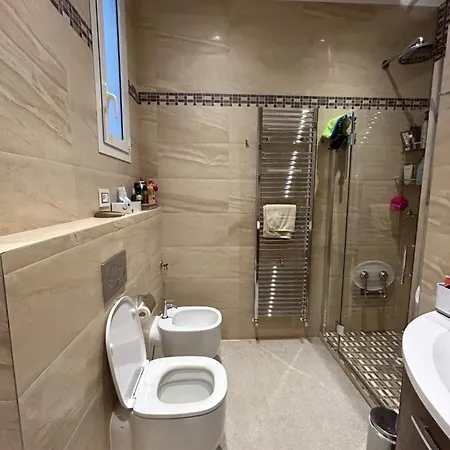 Appartement Vaste 2 Pieces Raffine Vue Centre Menton